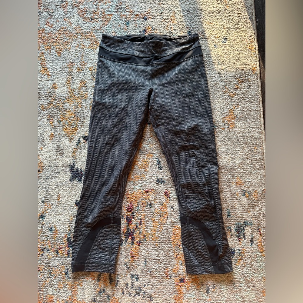 Lululemon Grey and Black Patterned Leggings